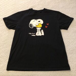 Teddy Fresh x Peanuts Snoopy and Woodstock
Hug black T-shirt.Unisex small-medium